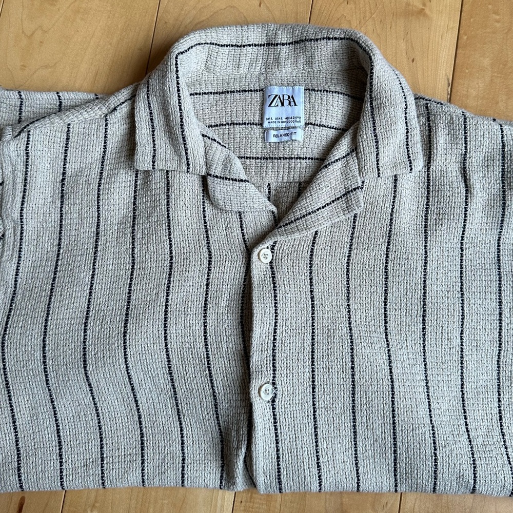 Zara Men’s Button Down Knit Polo